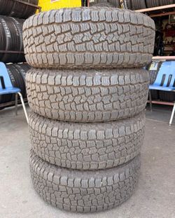 235/65/17 Falke Selling a set of 4 tires in excellent condition 🫡