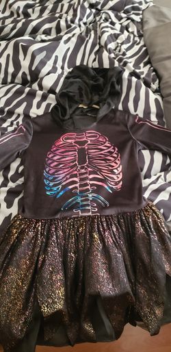 Glittery skeleton dress, size 6x