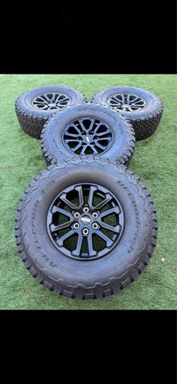 Ford raptor like new tires ford f150