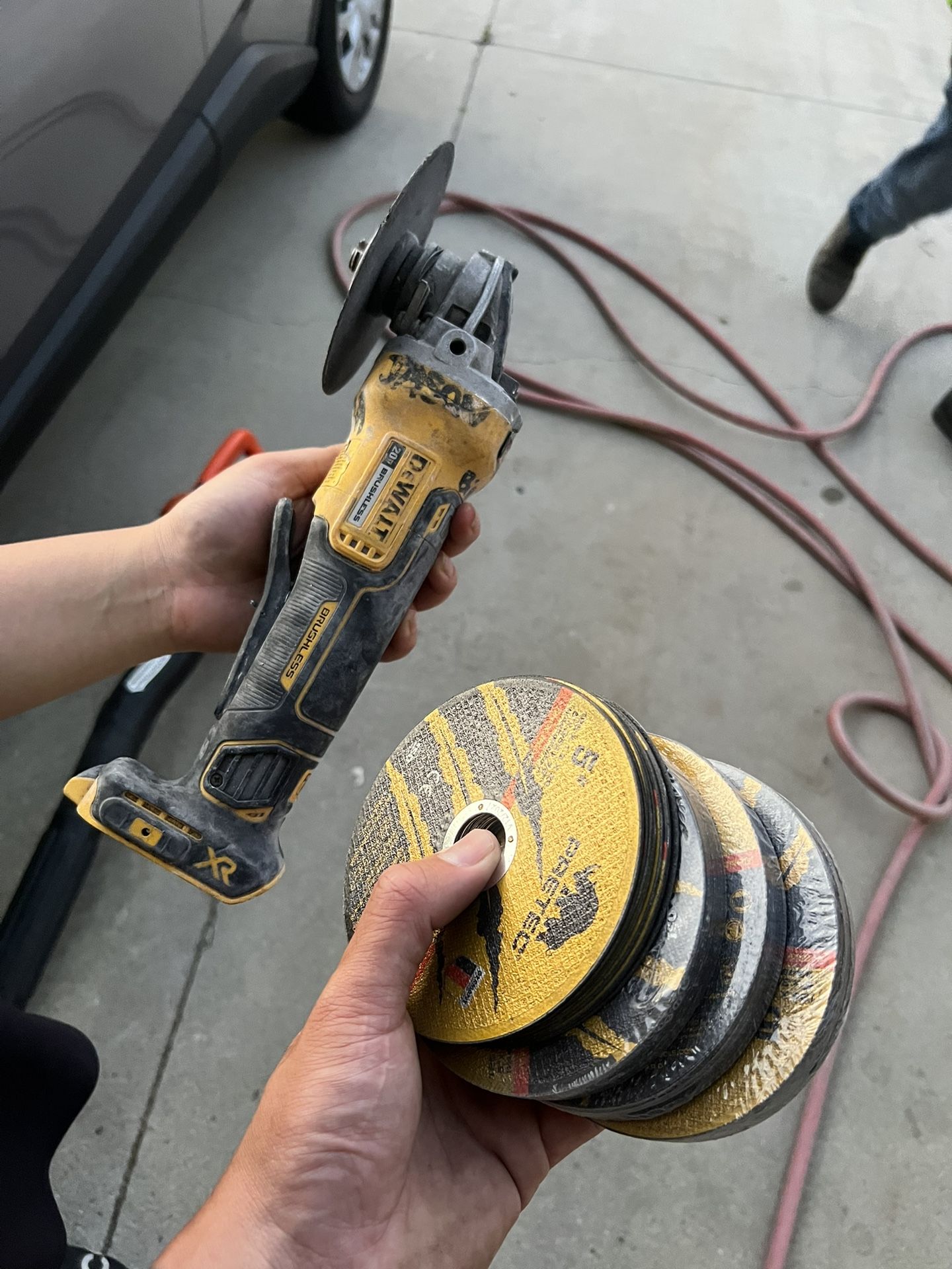 Dewalt Grinder With Many Grinder Blades