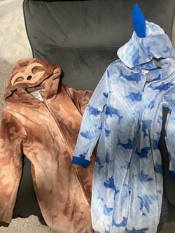 Kids animal onesies size small 7/8