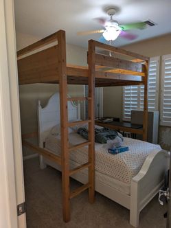 Cute white twin bed