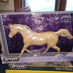 Breyer ZENA Unicorn NIB Unicorn Retired 2018