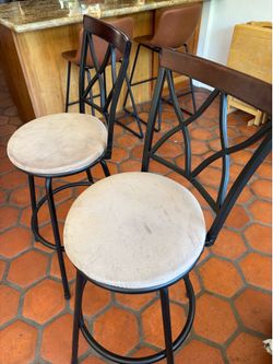 2 Barstools