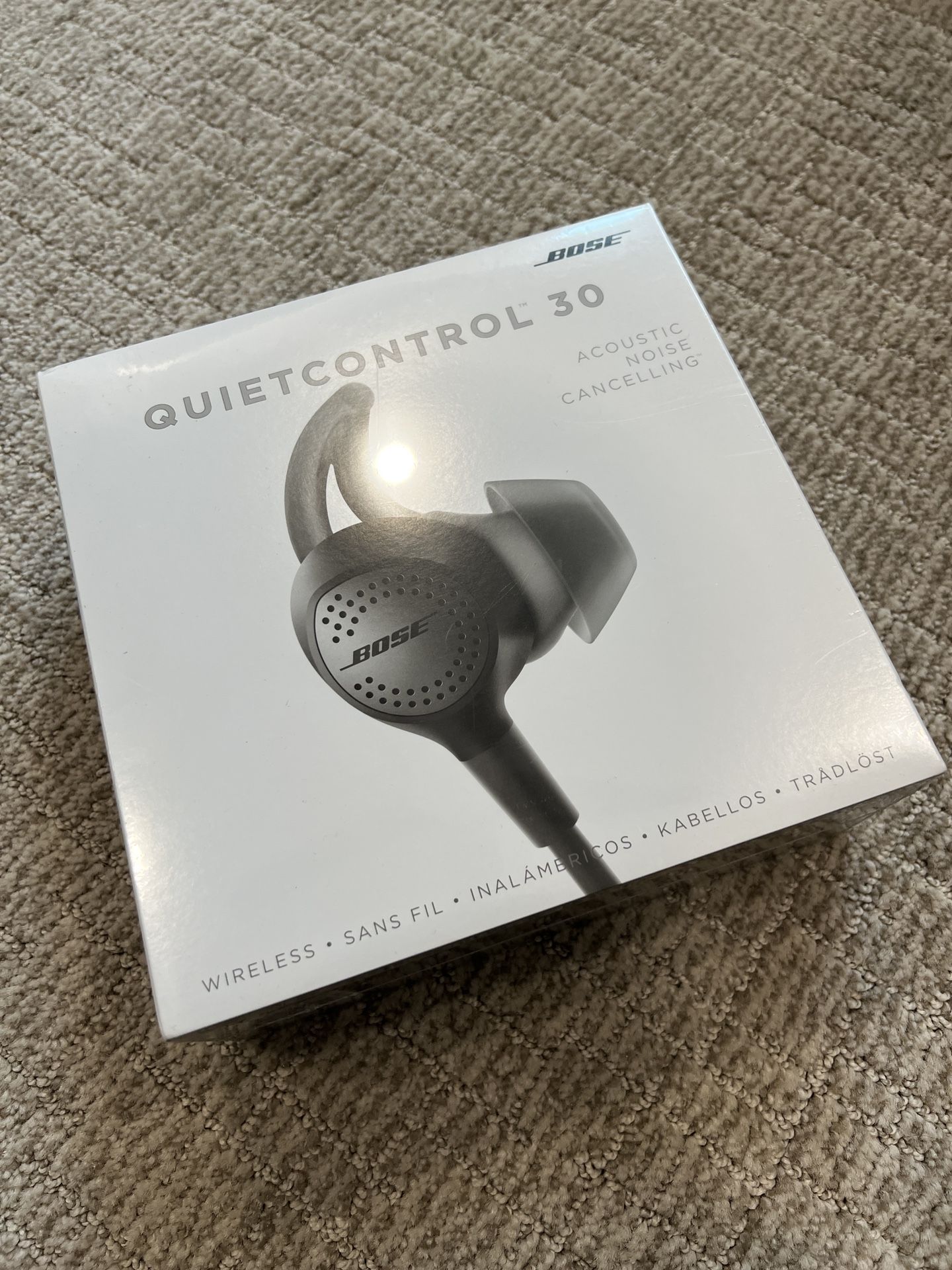 Brand New BOSE QuietControl 30 Wireless Noise Cancelling Headphones – Factory Sealed!