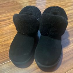 Black uggs, size 6