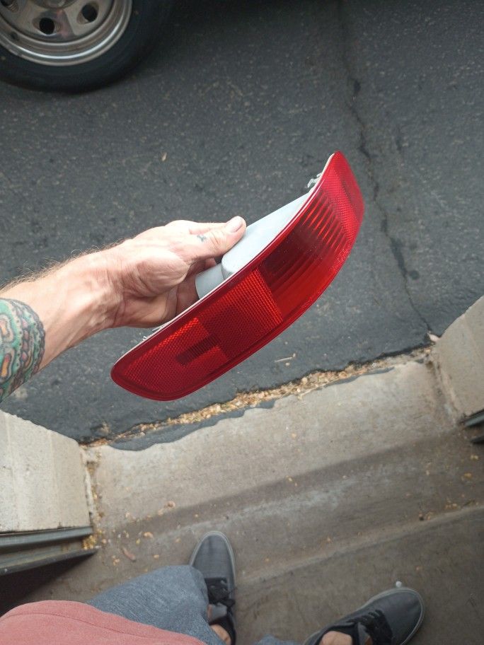 2007 Mitsubishi Outlander Drivers Side Rear Marker Light