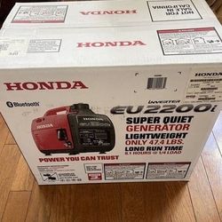 Honda EU2200i Gas Generator 