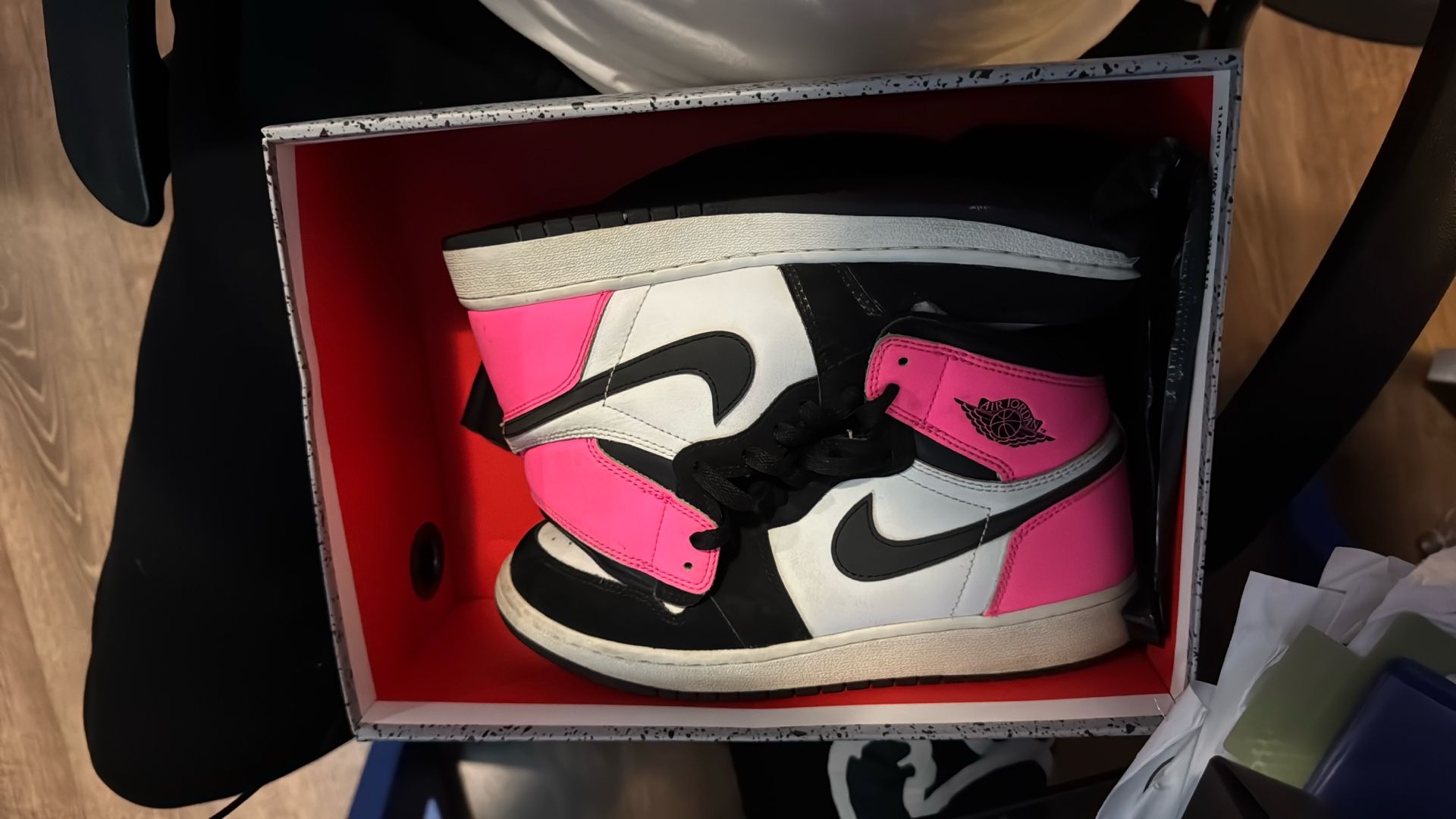 Jordan 1 Retro Valentine