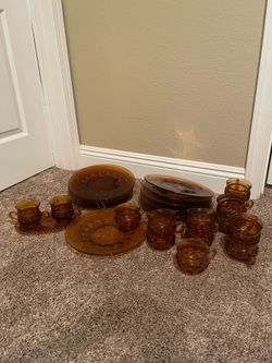 Indiana Glass Kings Crown Amber Luncheon plates & cups