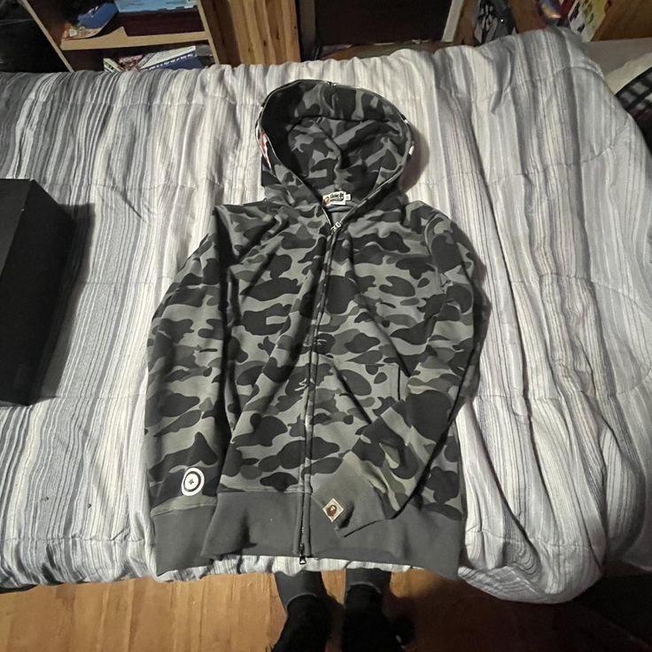 Bape Hoodie | Grey | Size : M