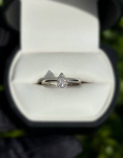 Jewelry 10k solid white gold diamonds 0.10CTW ring sz 7.00