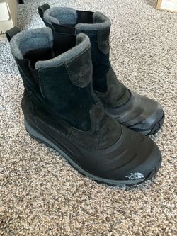 Northface men’s pull on water-proof boots