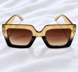 Oversized Square Frame Sunglasses