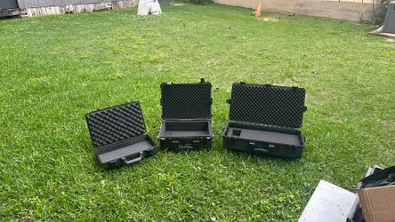 3 Road Cases