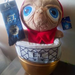 ET PLUSH DOLL & SOCKS IN EASTER EGG