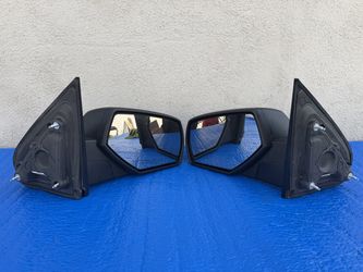 2014 - 2018 Chevrolet Silverado Left & Right Side Door Mirror OEM