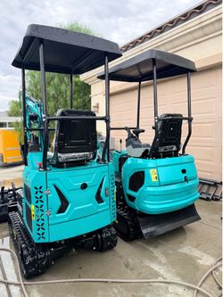Brand new excavator with set of attachments for $6500 each
