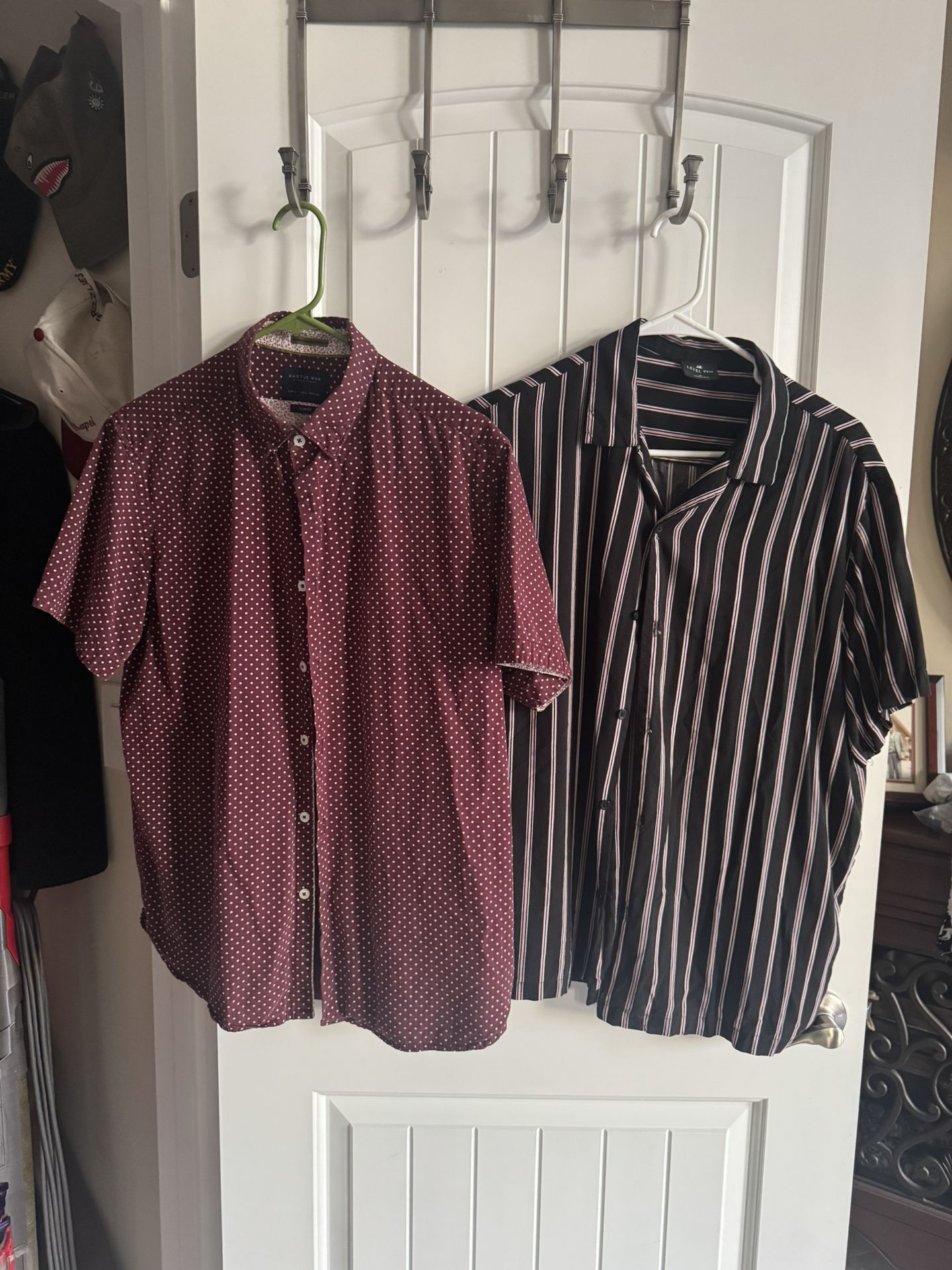 2 Men’s Button Down Short Sleeve Shirts - Size M
