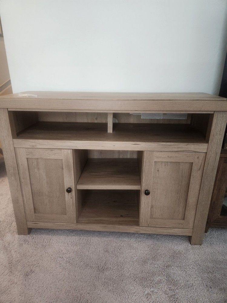 Tv Stand ( Like New)