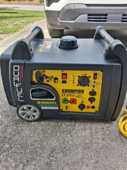 CHAMPION Inverter Generator - Dual Fuel 3400W  w/11lb Propane Tank