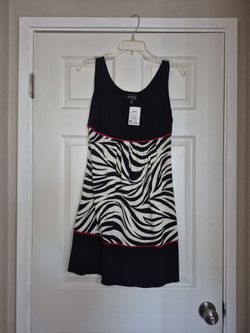 Size 8 Zibra Black and White Dress