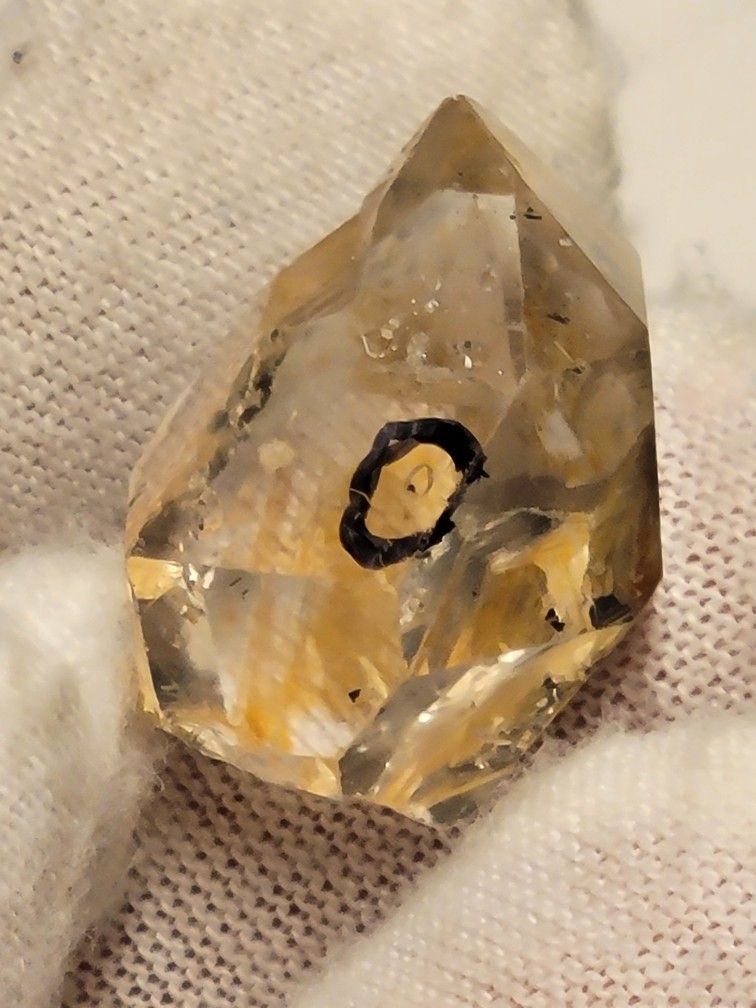 Herkimer Diamond Moving Carbon Enhydro 33Ctw Double Terminated High Quality