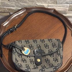 Vintage Dooney & Bourke Black & Tan Hand/Shoulder Bag Purse W/Pocket Certified