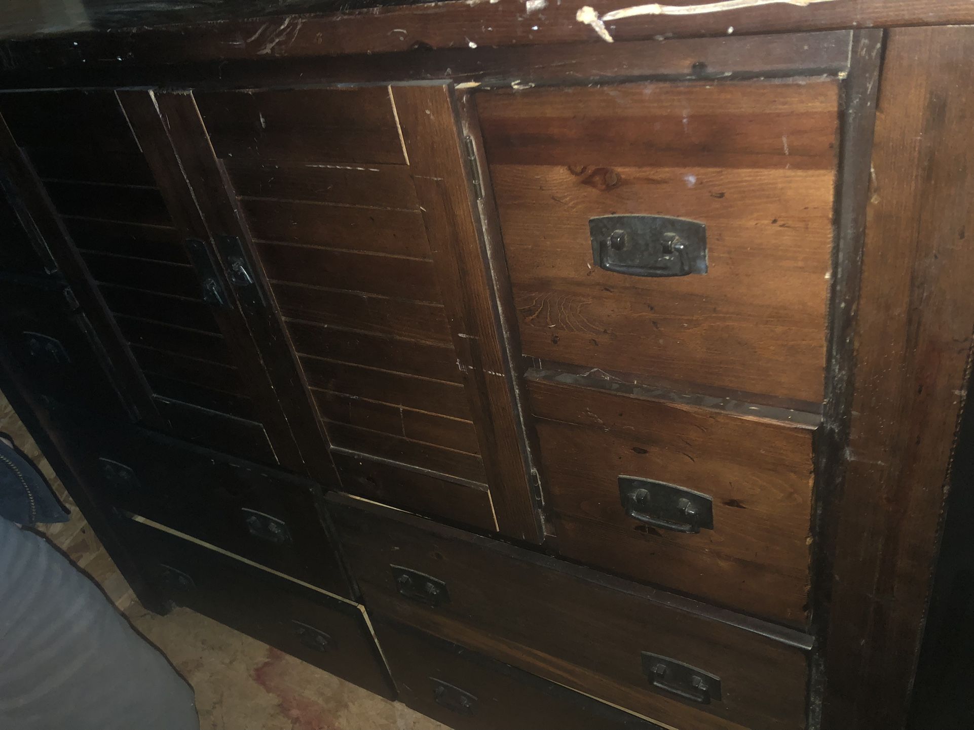 Dresser