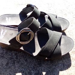 Dansko Black Sz 40 Sandals Heels Leather