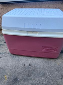 Rubbermaid cooler