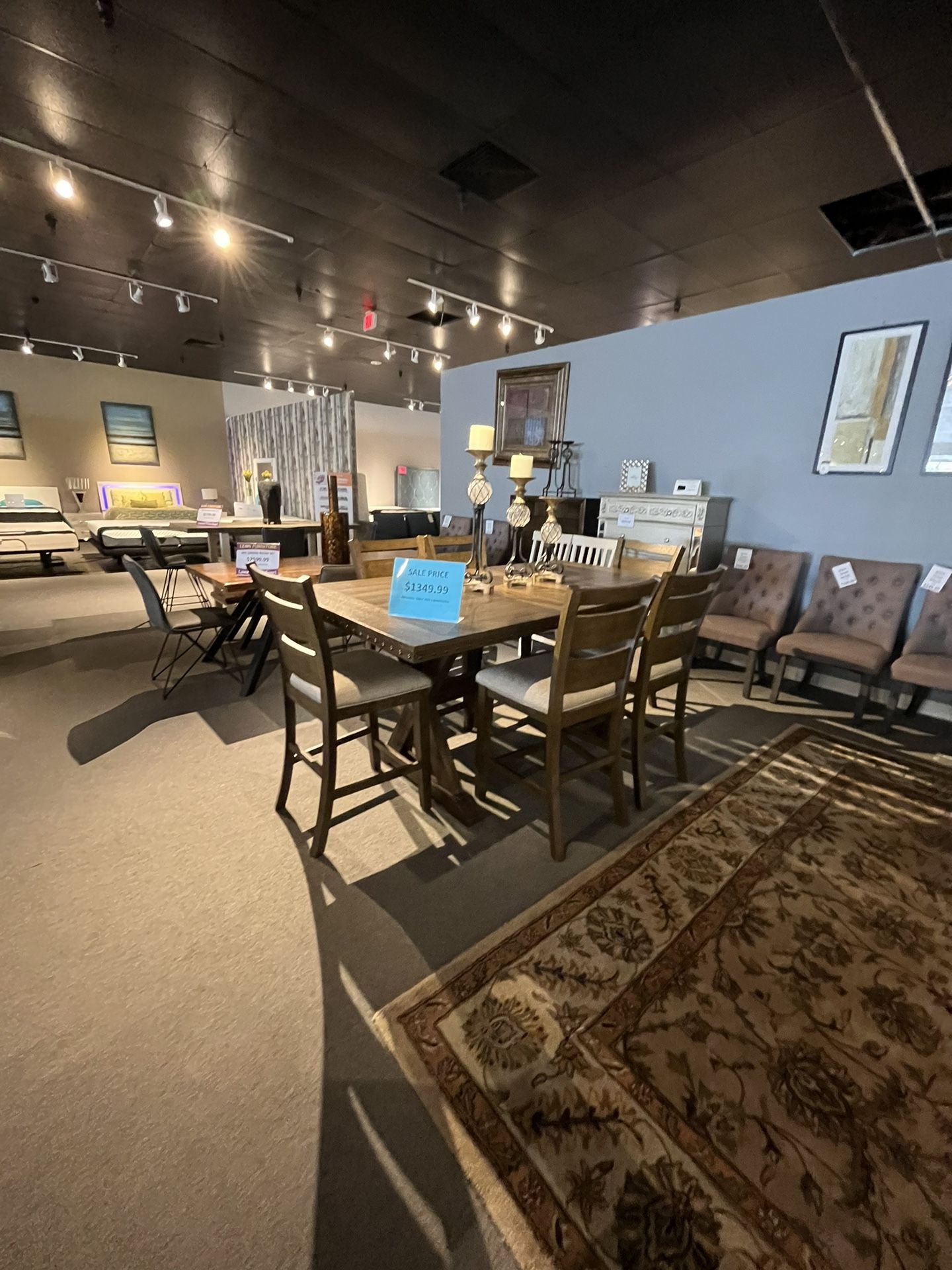 Table And 6 Barstools