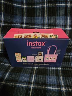Fujifilm Instax Mini 12 Instant Camera Bundle