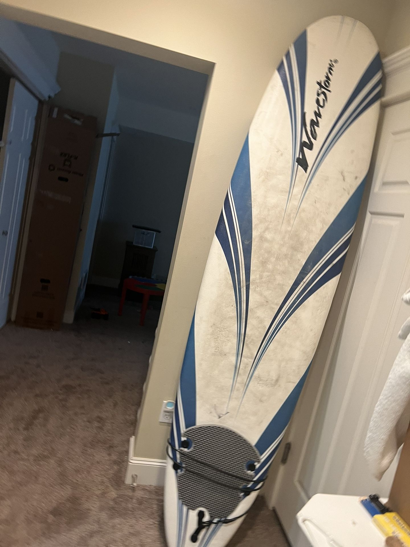 Soft Deck 8’ Surfboard Excellent Condition