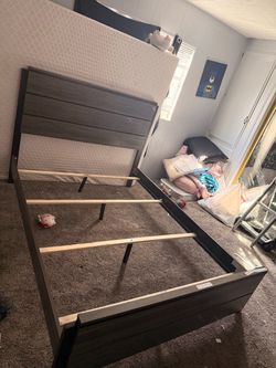Queen bed set