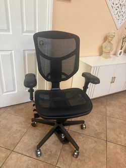 Office chair excellent condition pick up southwest