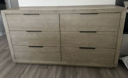 Living Spaces 6 Drawer Dresser