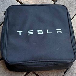 Tesla Model S/3/X/Y Mobile EV Charger