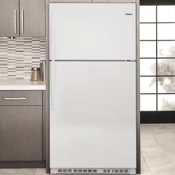 Whirlpool 20 cu. ft. Top Freezer Refrigerator in White (Used Excellent Condition)
