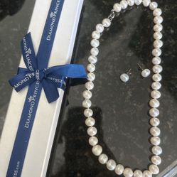 Elegant Pearl Necklace & Earring Set with Box