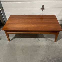 THOMASVILLE Bridges Collection Solid Cherry Rectangular Coffee Table