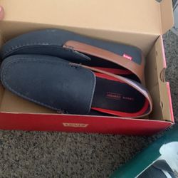 LEVIS BRAND NEW NEVER WARNED 