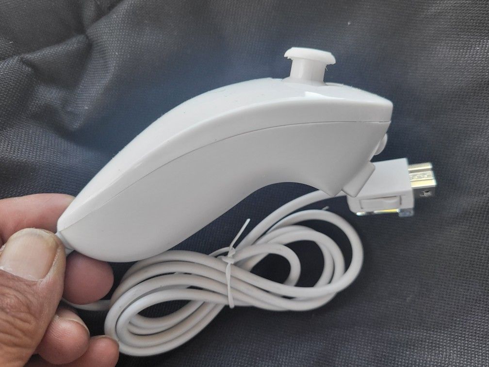 ACCESORIO PARA NINTENDO WII. NUNCKCHAK