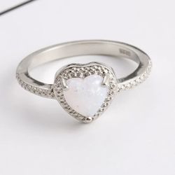 R127 – Beautiful Opal Heart Ring!