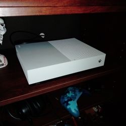 Xbox One With Camo Controller
