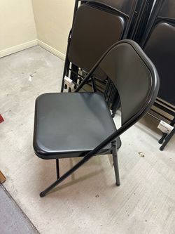 8 Folding Chairs / Almost NEW Condition - $95
