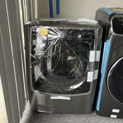 29 lg front load washer 5.2 cu feet , mega capacity