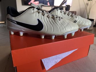 Nike Tiempo Legend 10 Size 6Y