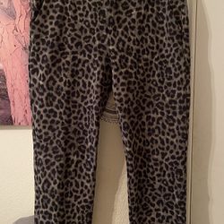 Cabi Womens animal print pants size 8 pre-owned 