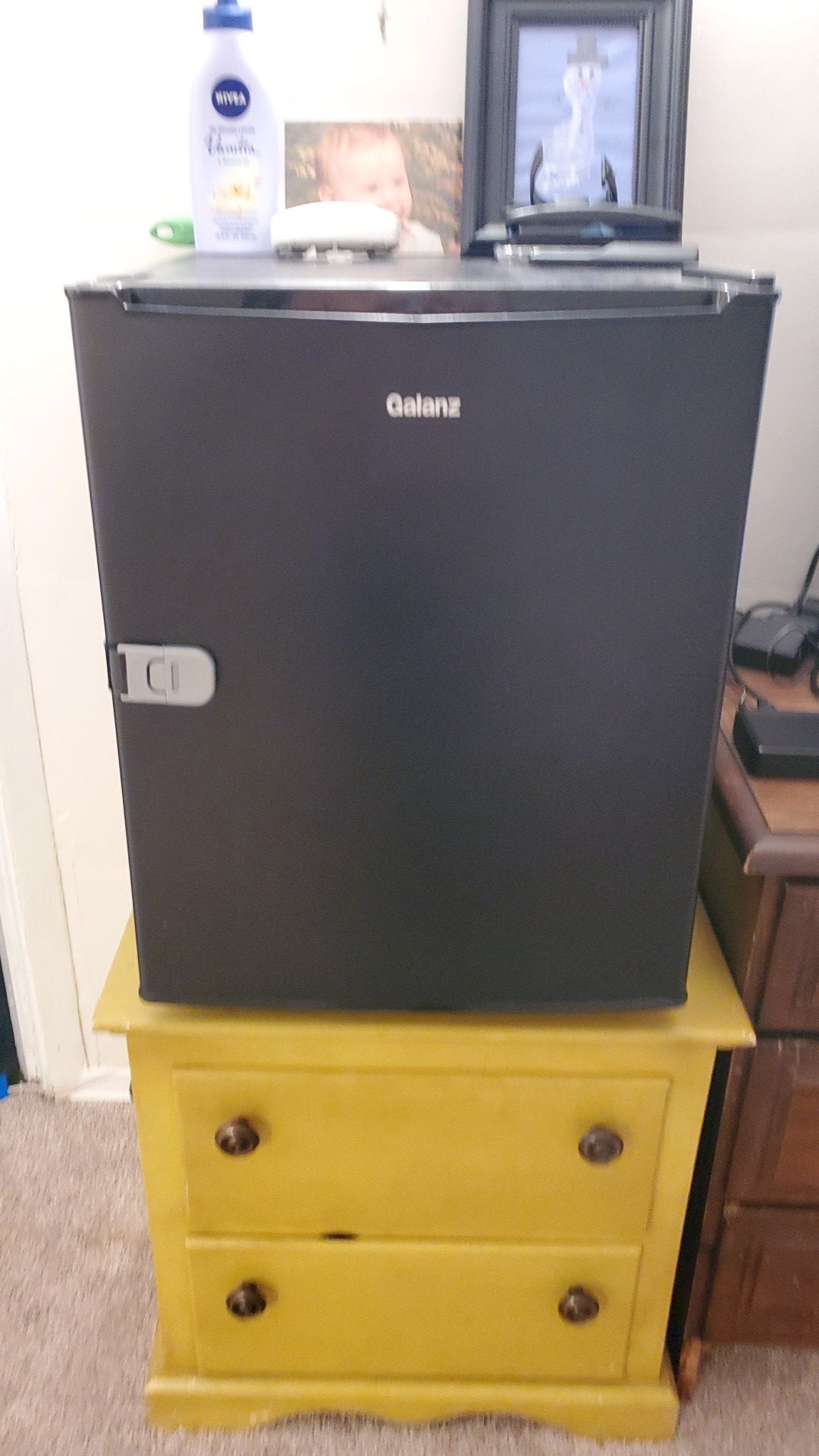 Mini fridge